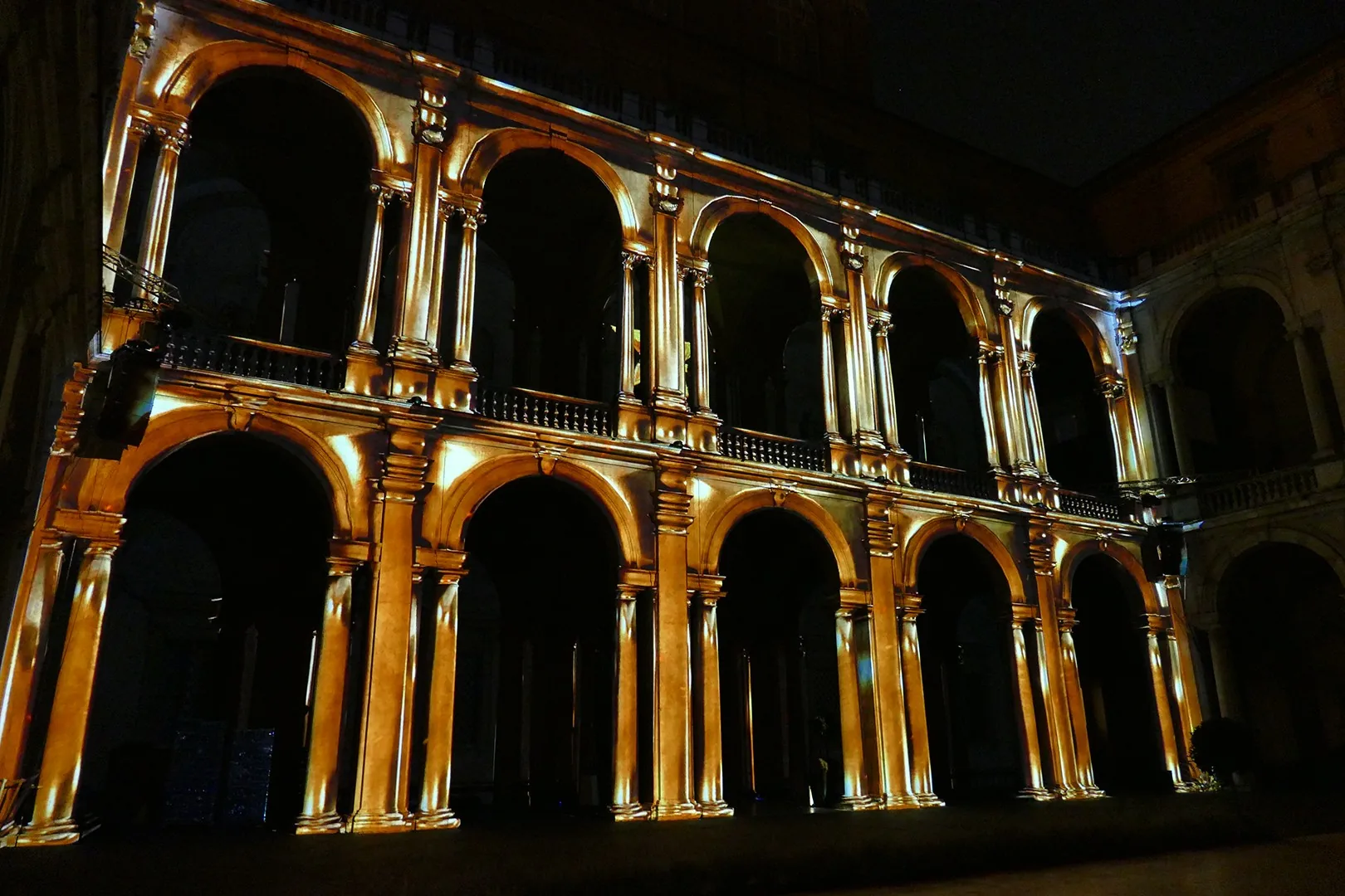 Videomapping installation on architectural surfaces